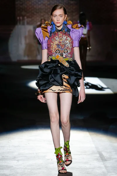Look 15